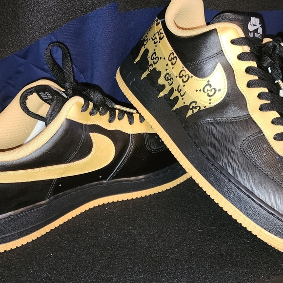 Custom AF1'S - Picture 4 of 7